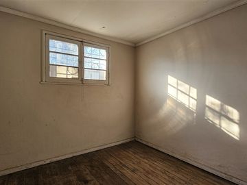 Casa en Venta en Amplio terreno con casa para remodelar en el corazon de Macul