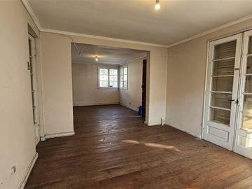 Casa en Venta en Amplio terreno con casa para remodelar en el corazon de Macul
