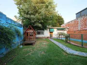 CASA EN VENTA MARTINEZ CON PILETA