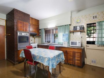 CASA EN VENTA MARTINEZ CON PILETA