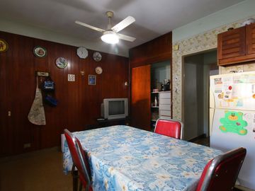 CASA EN VENTA MARTINEZ CON PILETA