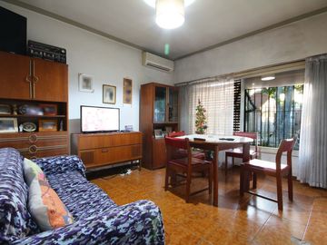 CASA EN VENTA MARTINEZ CON PILETA