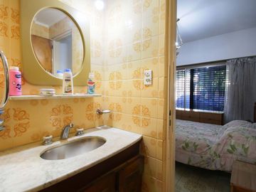 CASA EN VENTA MARTINEZ CON PILETA