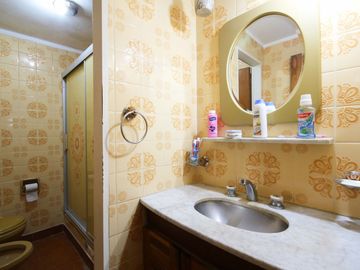 CASA EN VENTA MARTINEZ CON PILETA