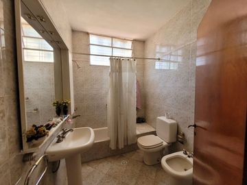 VENTA CASA ALTO ALBERDI APTO PROFESIONAL