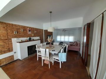 Casa en venta La Plata 4 dormitorios con pileta