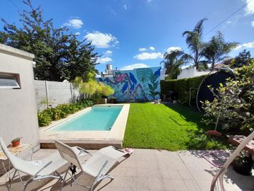 Casa en venta La Plata 4 dormitorios con pileta