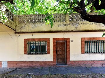 VENTA CASA 3 AMB  RAMOS MEJÍA PATIO TERRAZA PLANO