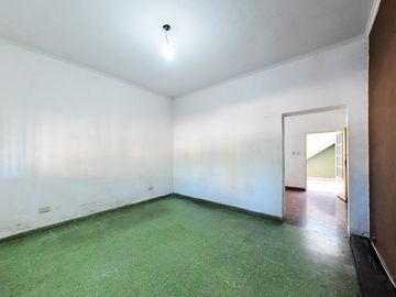 VENTA CASA 3 AMB  RAMOS MEJÍA PATIO TERRAZA PLANO