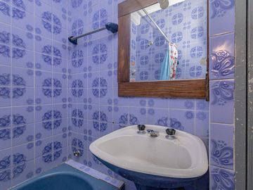 VENTA CASA  MULTIFAMILIAR  6 AMB.  APTA CREDITO