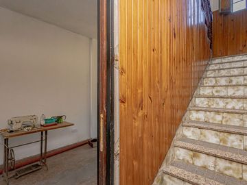 VENTA CASA  MULTIFAMILIAR  6 AMB.  APTA CREDITO