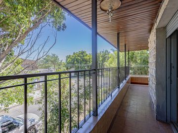 VENTA CASA  MULTIFAMILIAR  6 AMB.  APTA CREDITO