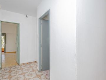 VENTA CASA  MULTIFAMILIAR  6 AMB.  APTA CREDITO