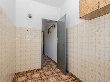 VENTA CASA  MULTIFAMILIAR  6 AMB.  APTA CREDITO