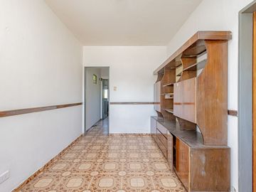 VENTA CASA  MULTIFAMILIAR  6 AMB.  APTA CREDITO