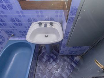 VENTA CASA  MULTIFAMILIAR  6 AMB.  APTA CREDITO