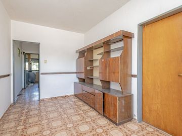 VENTA CASA  MULTIFAMILIAR  6 AMB.  APTA CREDITO