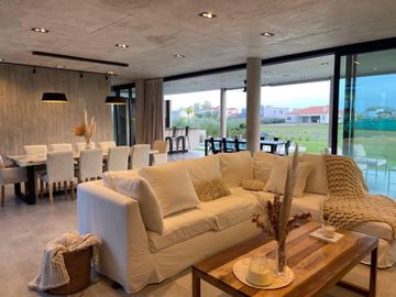 VENTA CASA MODERNA HORMIGON EN TERRAVISTA
