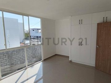 Venta de Casa en Manta Azul, MZ20 Lote 07 Oportunidad Única.
