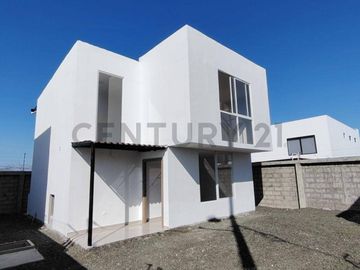 Venta de Casa en Manta Azul, MZ20 Lote 07 Oportunidad Única.