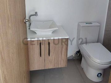 Venta de Casa en Manta Azul, MZ20 Lote 07 Oportunidad Única.