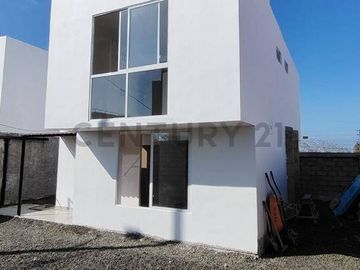 Venta de Casa en Manta Azul, MZ20 Lote 07 Oportunidad Única.