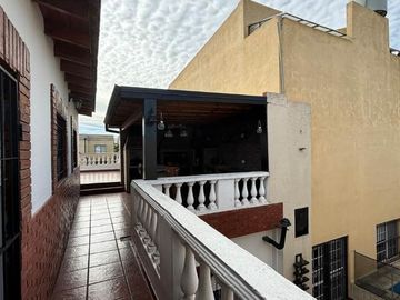 Casa en venta en Lanus Oeste