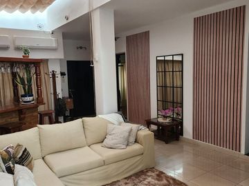 VENTA CASA  4 AMB  COCHERA  Y  TERRAZA SAAVEDRA