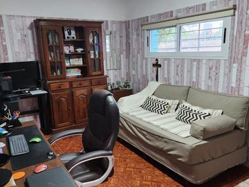 VENTA CASA  4 AMB  COCHERA  Y  TERRAZA SAAVEDRA