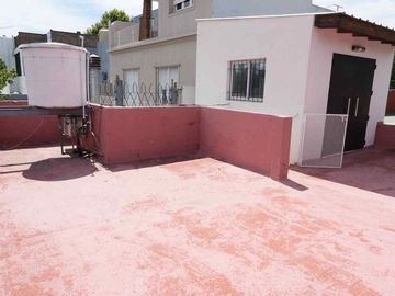 VENTA CASA  4 AMB  COCHERA  Y  TERRAZA SAAVEDRA