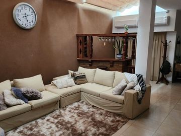VENTA CASA  4 AMB  COCHERA  Y  TERRAZA SAAVEDRA