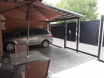 VENTA CASA  4 AMB  COCHERA  Y  TERRAZA SAAVEDRA