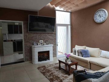 VENTA CASA  4 AMB  COCHERA  Y  TERRAZA SAAVEDRA