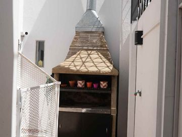 VENTA CASA  4 AMB  COCHERA  Y  TERRAZA SAAVEDRA