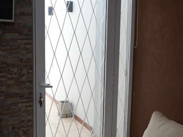 VENTA CASA  4 AMB  COCHERA  Y  TERRAZA SAAVEDRA