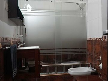VENTA CASA  4 AMB  COCHERA  Y  TERRAZA SAAVEDRA