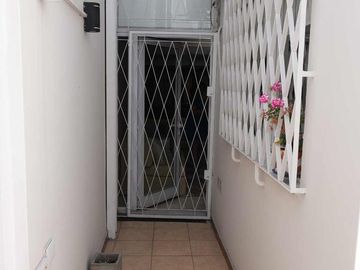 VENTA CASA  4 AMB  COCHERA  Y  TERRAZA SAAVEDRA