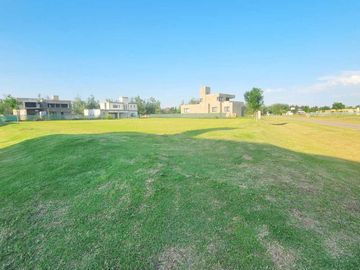 VENTA TERRENO BARRIO HARAS FUNES 1710 m2 PERMUTA