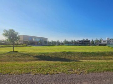 VENTA TERRENO BARRIO HARAS FUNES 1710 m2 PERMUTA
