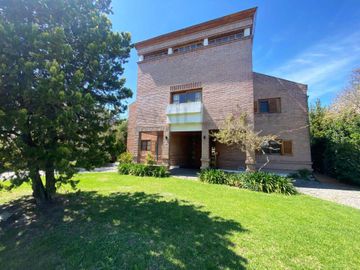 CASA EN ALQUILER - CLUB DE CAMPO HACOAJ