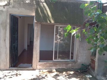 CASA 3 AMBIENTES VENTA LOMAS DE ZAMORA LOTE 360 M2