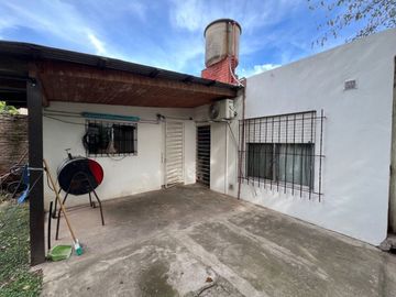 CASA EN VENTA LONGCHAMPS 3 AMBIENTES APTO CREDITO