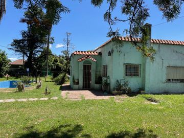 VENTA  CASA A REFACCIONAR CON PILETA GLEW