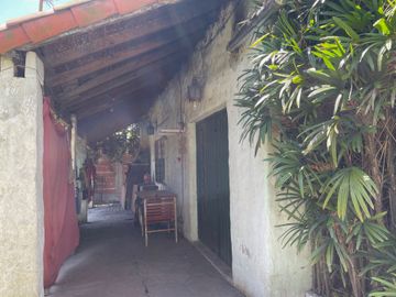 VENTA  CASA A REFACCIONAR CON PILETA GLEW