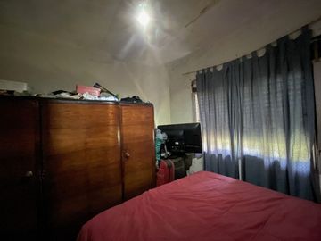 VENTA  CASA A REFACCIONAR CON PILETA GLEW