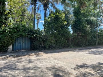 VENTA  CASA A REFACCIONAR CON PILETA GLEW