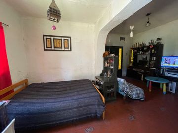 VENTA  CASA A REFACCIONAR CON PILETA GLEW