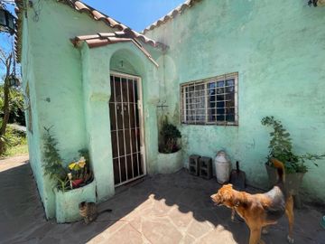 VENTA  CASA A REFACCIONAR CON PILETA GLEW