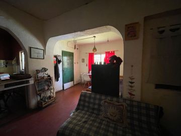 VENTA  CASA A REFACCIONAR CON PILETA GLEW