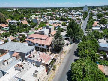 VENTA CASA 5 DORMITORIOS /LOTE APTO COMERCIAL, NQN